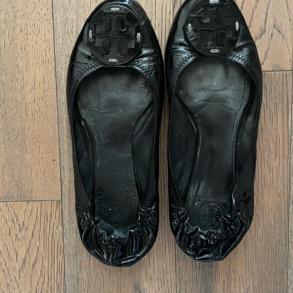 Tory Burch Black Patent Flats with Embellished Toe. 10-10.5.